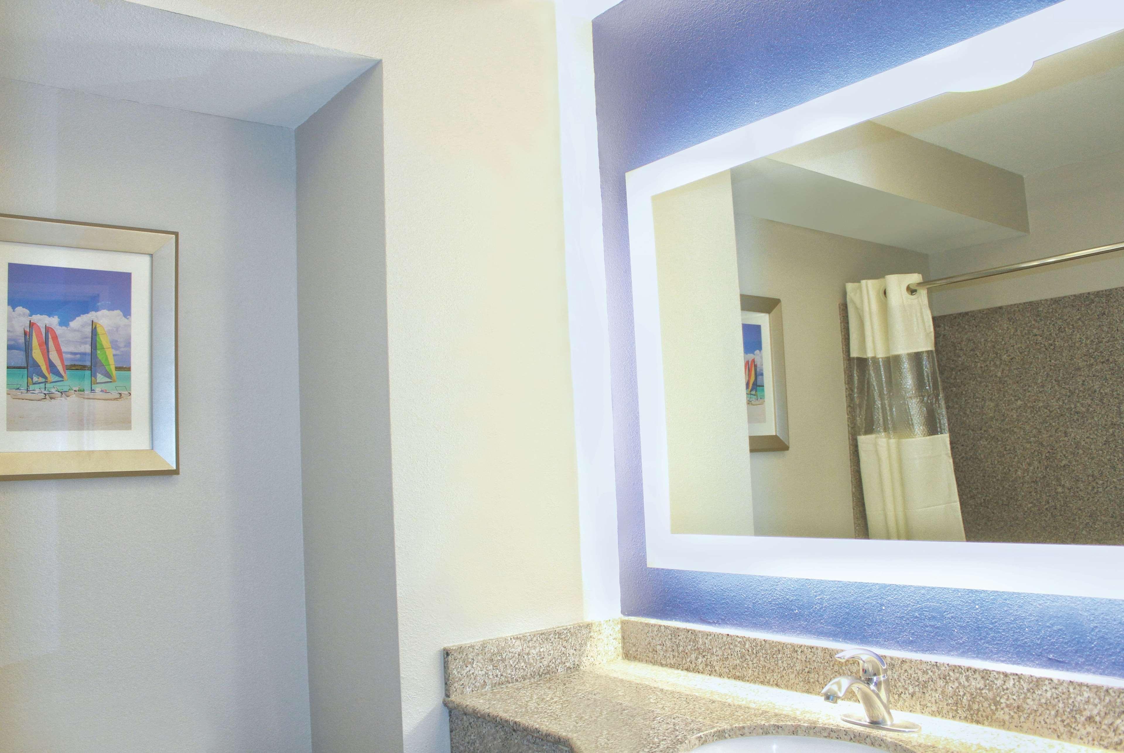 La Quinta By Wyndham Ne Long Beach/Cypress Hawaiian Gardens Kültér fotó