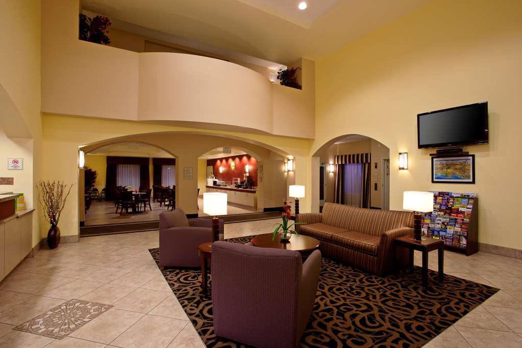 La Quinta By Wyndham Ne Long Beach/Cypress Hawaiian Gardens Beltér fotó